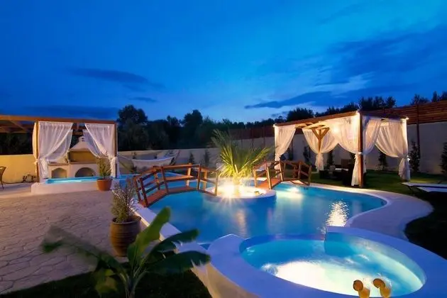 Villa, 4 Yatak Odası, Kişiye Özel Havuzlu (Eva)