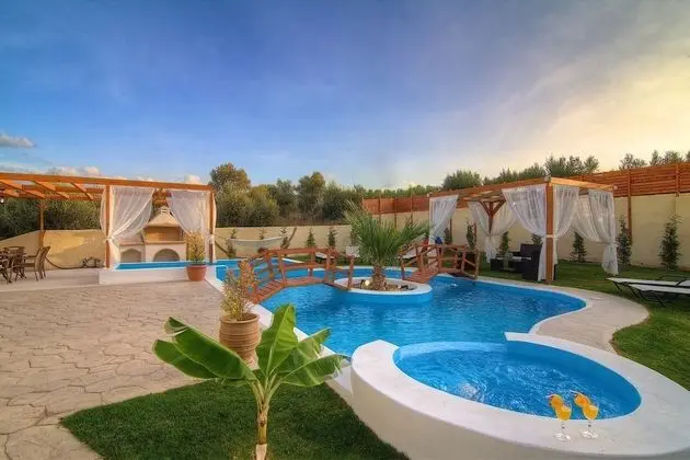 Villa, 4 Yatak Odası, Kişiye Özel Havuzlu (Eva)