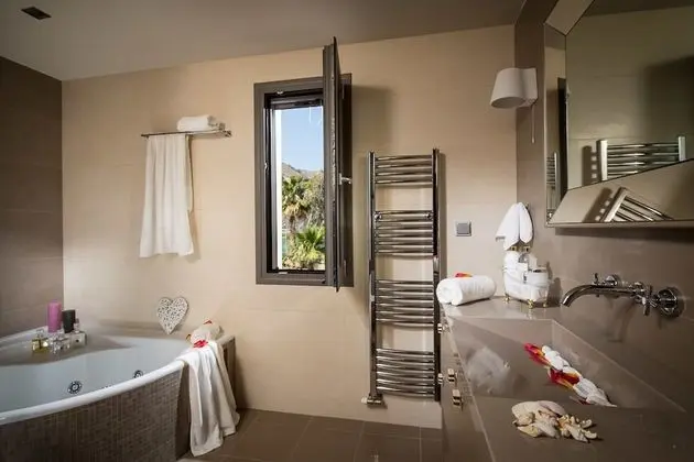 Villa, 3 Yatak Odası, Kişiye Özel Havuzlu, Deniz Manzaralı