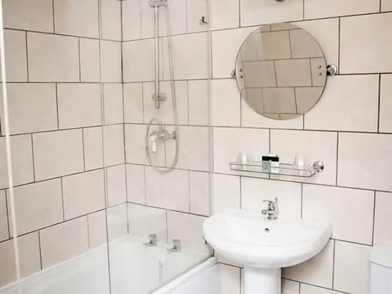 Süit, Banyolu/Duşlu (Bath and Shower)