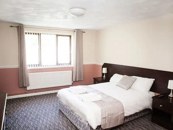 Tek Büyük veya İki Ayrı Yataklı Oda, Banyolu/Duşlu (Bath and Shower)