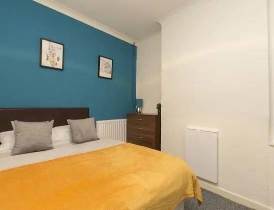 Tek Büyük Yataklı Oda, Ortak Banyo (Room 2)