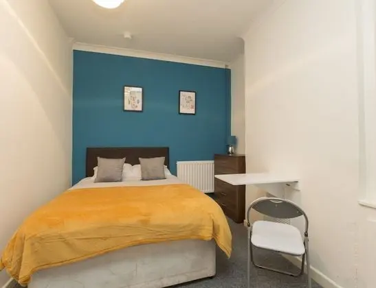 Tek Büyük Yataklı Oda, Ortak Banyo (Room 2)