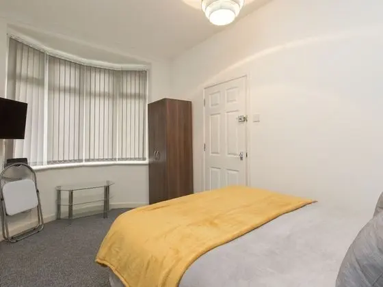 Tek Büyük Yataklı Oda, Ortak Banyo (Room 5)
