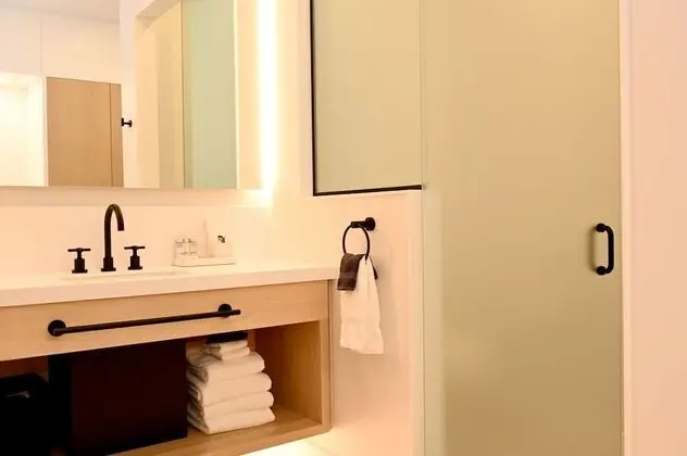 Luxury Oda, 2 Büyük (Queen) Boy Yatak