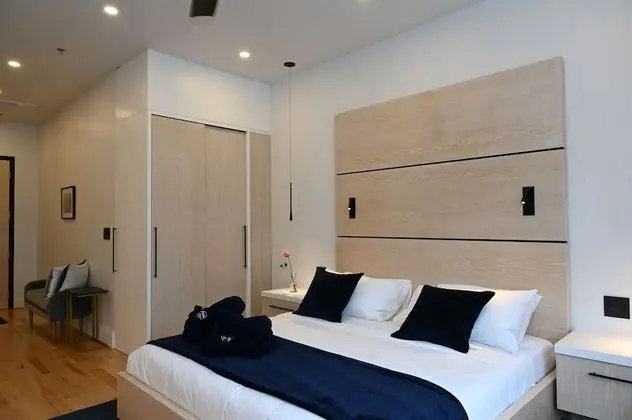 Luxury Oda