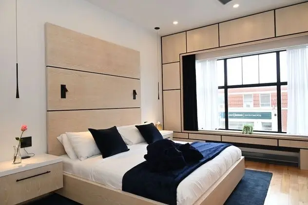 Luxury Oda