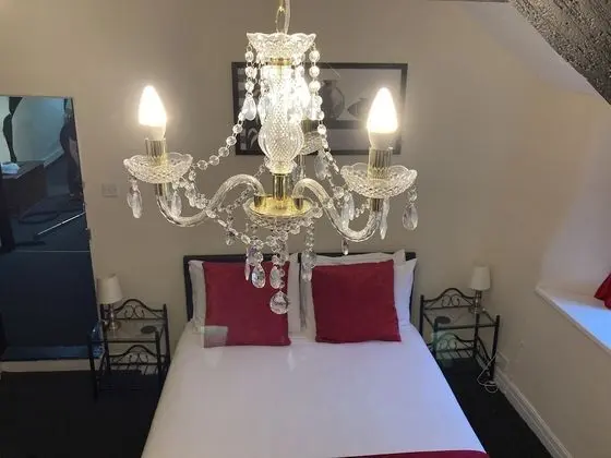 Standard Üç Kişilik Oda, Banyolu/Duşlu