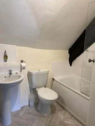 Standard Üç Kişilik Oda, Banyolu/Duşlu