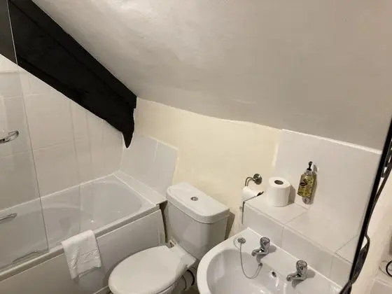 Standard Üç Kişilik Oda, Banyolu/Duşlu