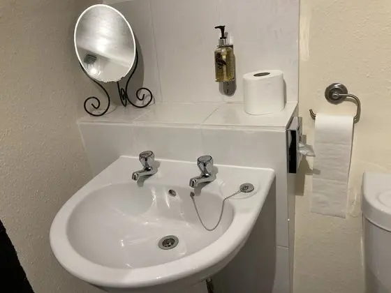 Standard Üç Kişilik Oda, Banyolu/Duşlu