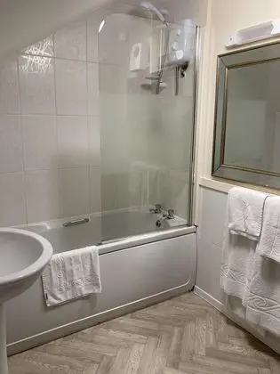 Tek Büyük Yataklı Oda, Banyolu/Duşlu