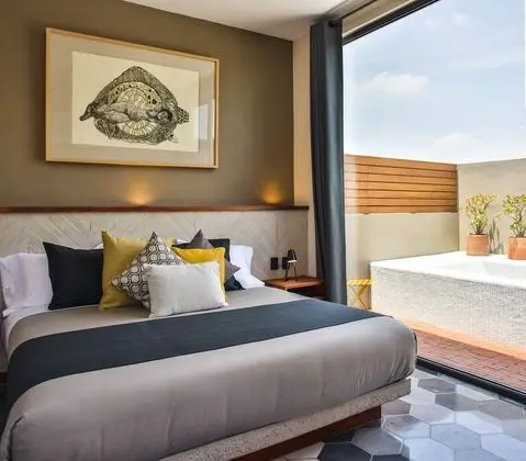 Suite con jacuzzi (interior o exterior)