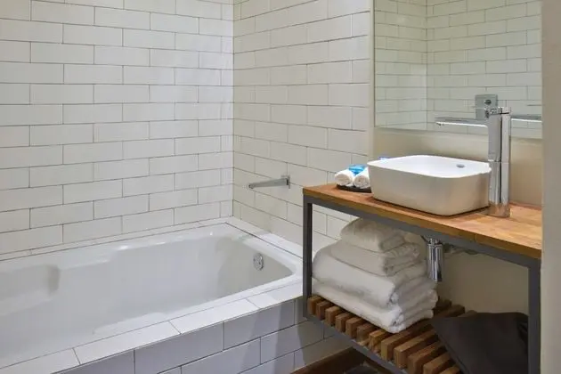 Suite con jacuzzi (interior o exterior)