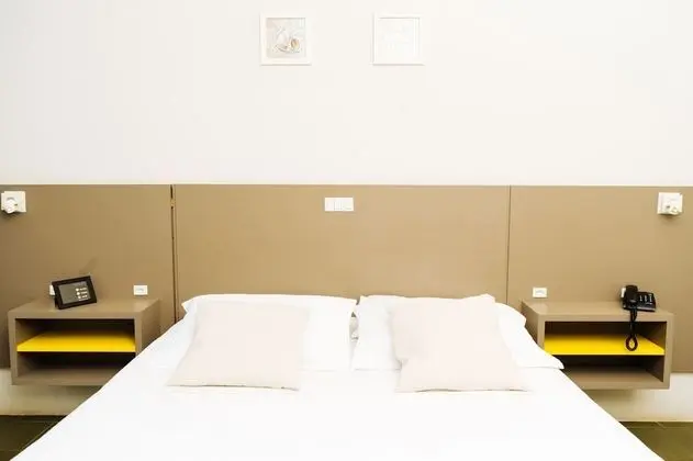 Tek Büyük veya İki Ayrı Yataklı Oda, Deniz Manzaralı