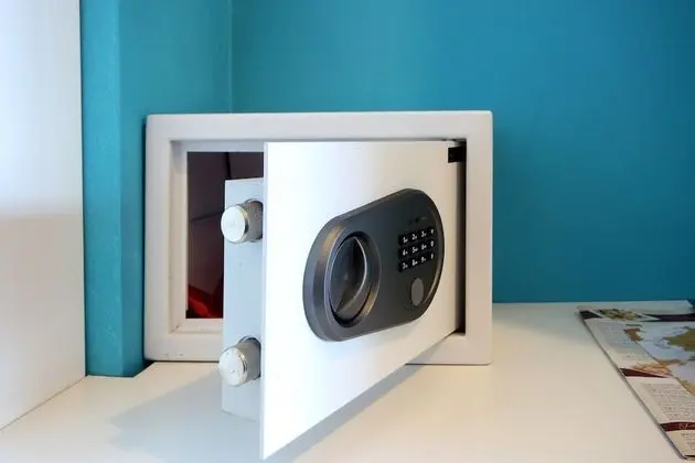 Tek Büyük veya İki Ayrı Yataklı Oda, Deniz Manzaralı