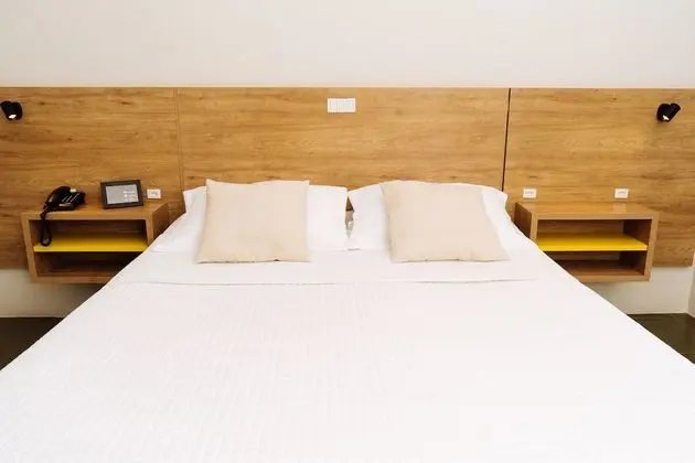 Tek Büyük veya İki Ayrı Yataklı Oda, Kısmi Deniz Manzarası