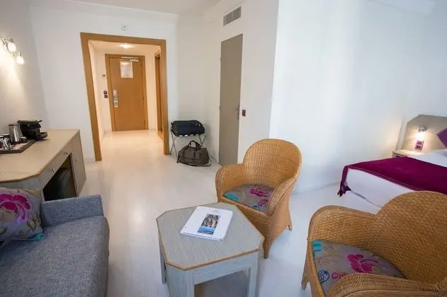 Üç Kişilik Oda (Free Spa Access)