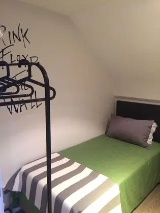Tek Kişilik Oda, Ortak Banyo (Attic)