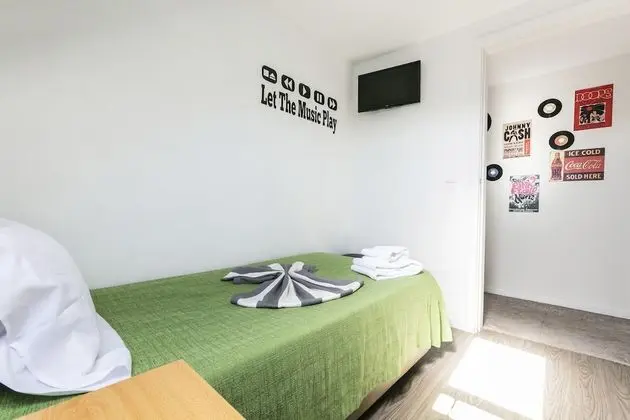 Tek Kişilik Oda, Ortak Banyo (Attic)