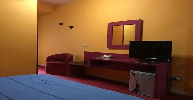 Büyük Yataklı Tek Kişilik Oda