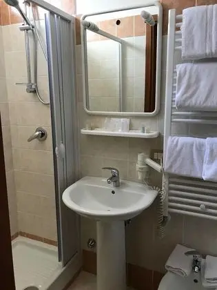 Büyük Yataklı Tek Kişilik Oda