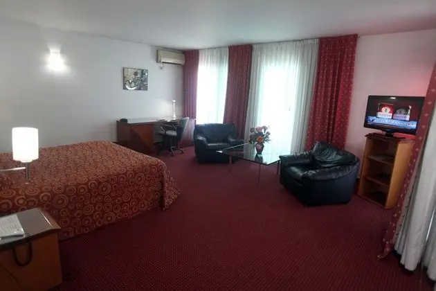 Executive Üç Kişilik Oda