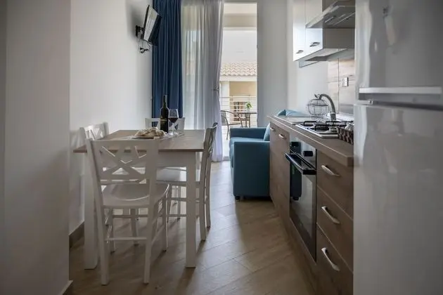 Family Apart Daire, 1 Çift Kişilik Yatak ve Çekyat, Denize Bakan (Cristallo Apartment On Sea Shore)