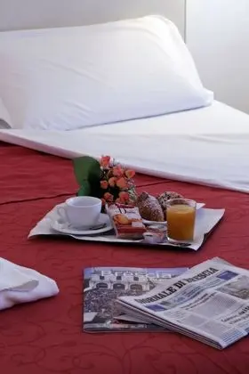 Büyük Yataklı Tek Kişilik Oda