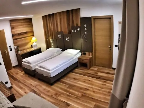 Classic Üç Kişilik Oda