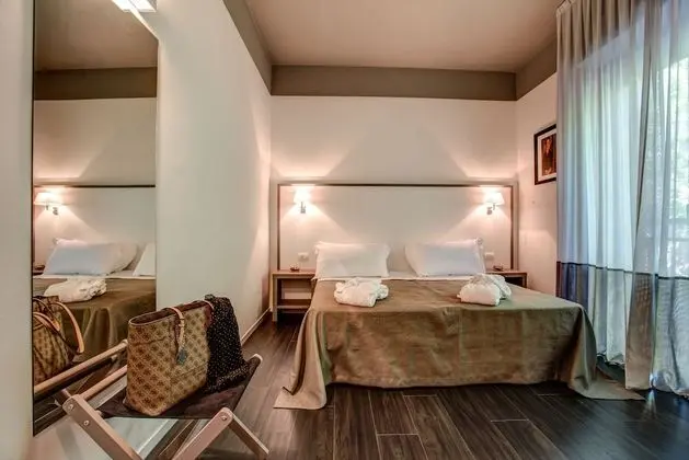 Tek Büyük veya İki Ayrı Yataklı Oda