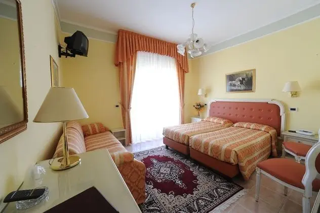 Standard Tek Büyük Yataklı Oda, Göl Manzaralı