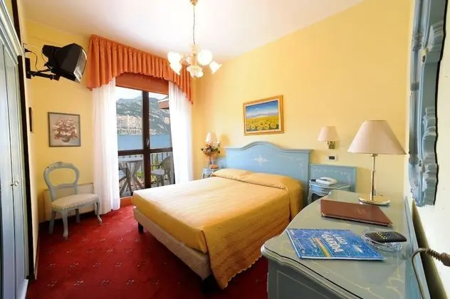 Standard Tek Büyük Yataklı Oda, Göl Manzaralı