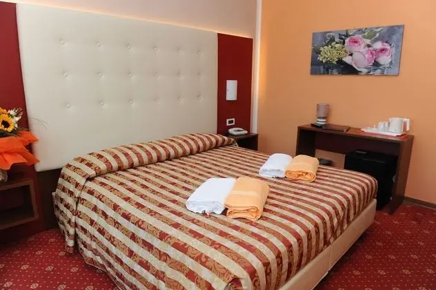 Standard Tek Büyük Yataklı Oda, Göl Manzaralı