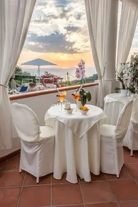 Deluxe Oda, Balkon, Deniz Manzaralı