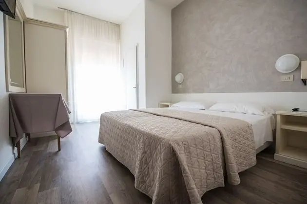 Economy Tek Büyük Yataklı Oda