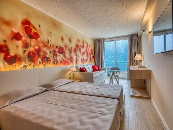 Panoramic Tek Büyük Yataklı Oda, Balkon, Göl Manzaralı