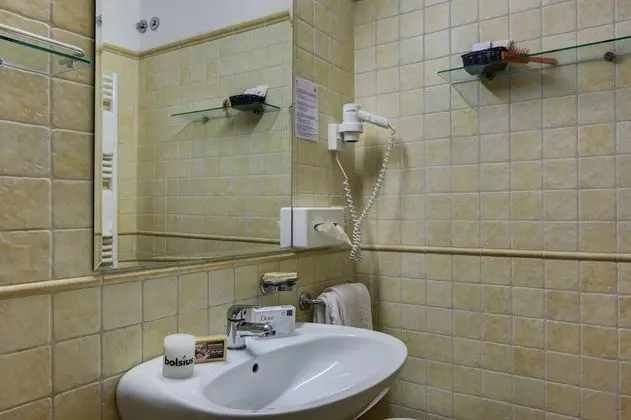 Superior Tek Büyük Yataklı Oda, Kısmi Göl Manzaralı (Plus)