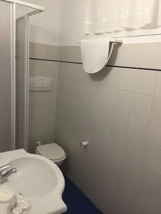 Basic Tek Büyük veya İki Ayrı Yataklı Oda