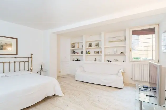 Üç Kişilik Oda (External Private Bathroom)