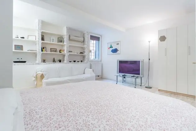 Üç Kişilik Oda (External Private Bathroom)