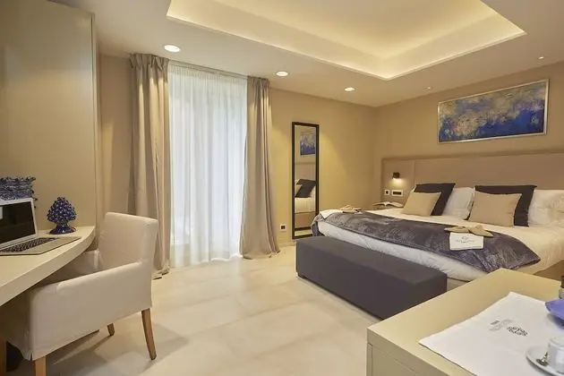 Deluxe Tek Büyük Yataklı Oda, Bahçe Manzaralı