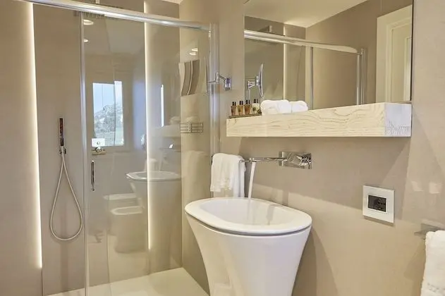 Deluxe Tek Büyük Yataklı Oda, Deniz Manzaralı