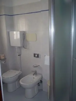 Business Tek Büyük Yataklı Oda