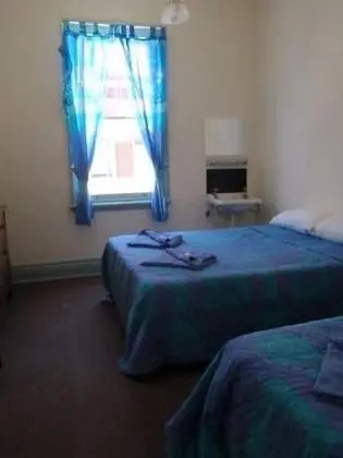 Traditional Üç Kişilik Oda, Ortak Banyo