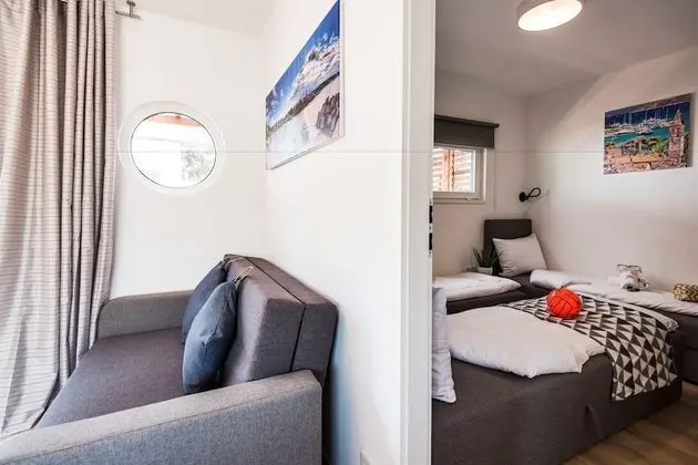 Premium Karavan, 2 Yatak Odası, Havuz Kullanımı, Plaj Kenarı