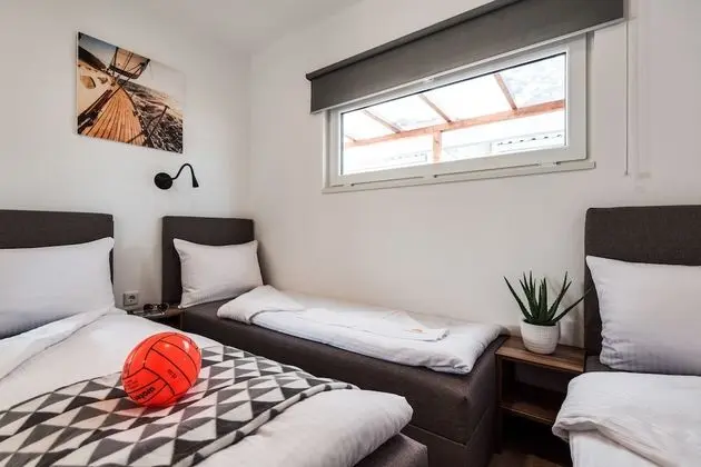 Premium Karavan, 2 Yatak Odası, Havuz Kullanımı, Plaj Kenarı