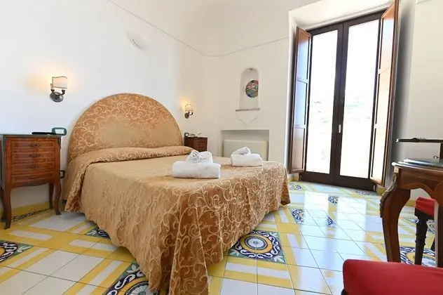 Tek Büyük Yataklı Oda, Balkon, Deniz Manzaralı