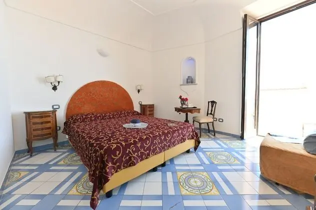 Tek Büyük Yataklı Oda, Balkon, Deniz Manzaralı
