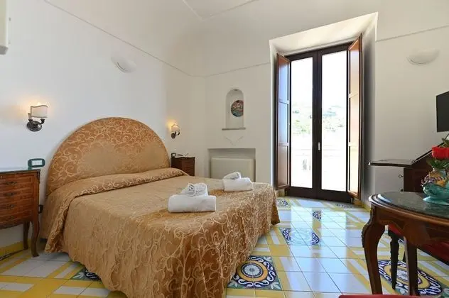 Tek Büyük Yataklı Oda, Balkon, Deniz Manzaralı